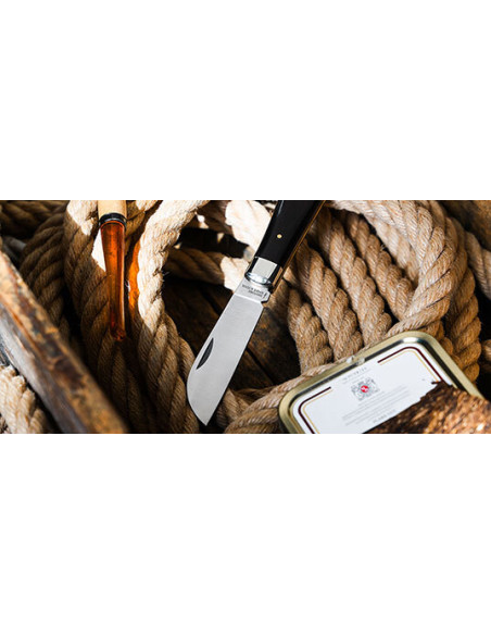 Navaja Plegable Boker: Elegancia y Precisi&oacute;n en el D&iacute;a a D&iacute;a