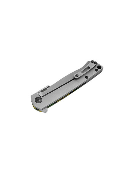 Coltello Pieghevole Boker Plus ME 109: Eleganza e Storia in Mano