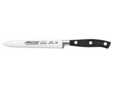 Coltello Arcos Riviera: Affettatura Precisa dei Pomodori Senza Schiacciamento