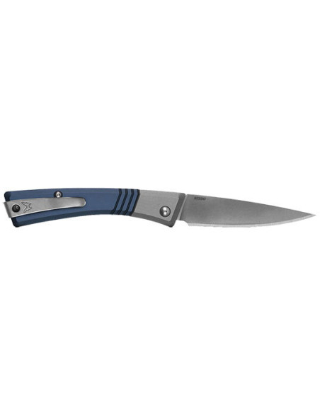 Benchmade Folding Knife: Durable Edge, Assured Elegance