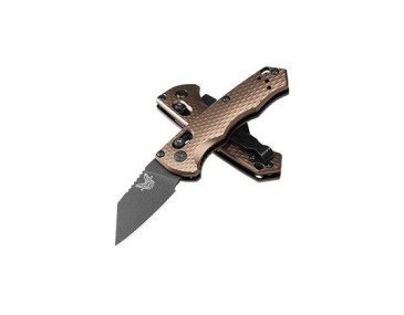 Benchmade Partial Immunity Knife: Precision and Compact Elegance 2