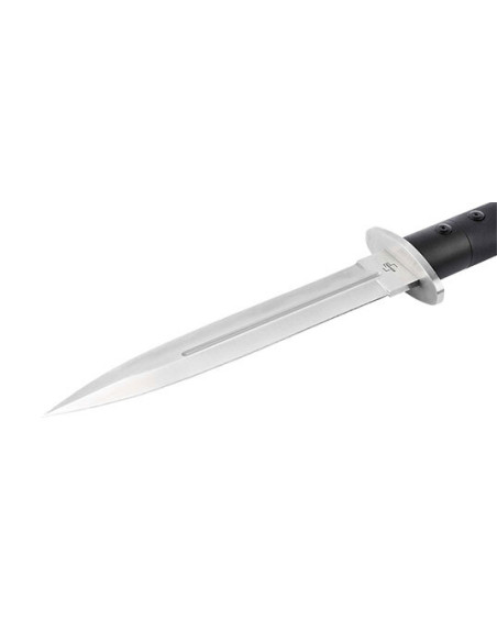 Boker Plus Spear: Precision and Robustness for Hunting and Survival